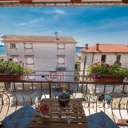 Fuer 3 Personen Ca 50 Qm In Crikvenica, Kvarner Bucht Und Umgebung شقة تْسْغيكفانِتْسا